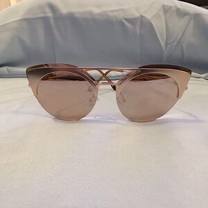 Elegant Mirrored Lens Gold Cat Eye Sunglasses
